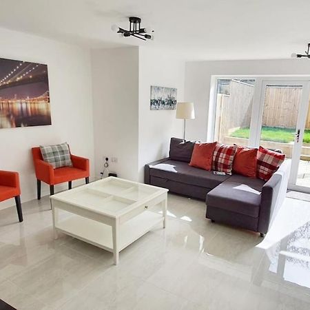 Walnut Flats-F2, 3-Bedroom With Garden & Patio - Ac, Parking, Netflix, Wifi - Close To Oxford, Bicester & Blenheim Palace Ngoại thất bức ảnh
