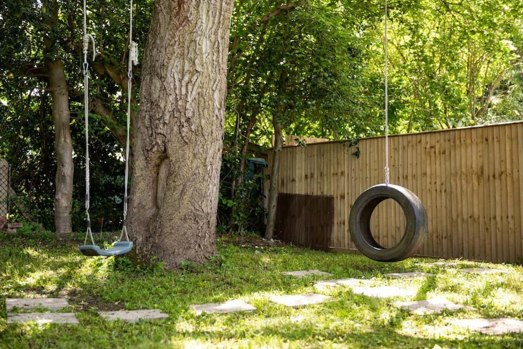 Walnut Flats-F2, 3-Bedroom With Garden & Patio - Ac, Parking, Netflix, Wifi - Close To Oxford, Bicester & Blenheim Palace Ngoại thất bức ảnh