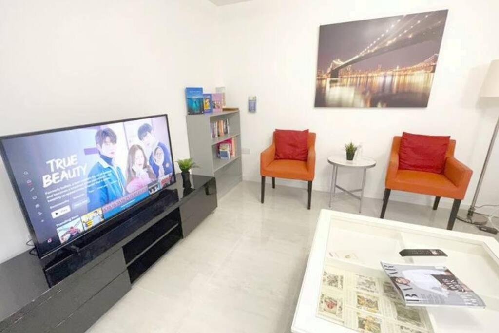 Walnut Flats-F2, 3-Bedroom With Garden & Patio - Ac, Parking, Netflix, Wifi - Close To Oxford, Bicester & Blenheim Palace Ngoại thất bức ảnh