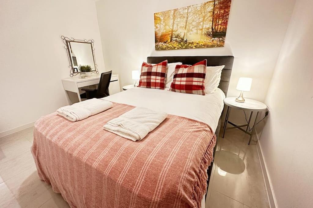 Walnut Flats-F2, 3-Bedroom With Garden & Patio - Ac, Parking, Netflix, Wifi - Close To Oxford, Bicester & Blenheim Palace Ngoại thất bức ảnh